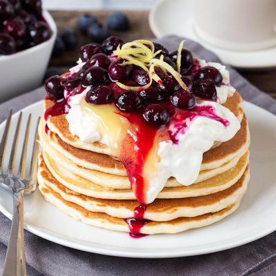 Blueberry lemon cheesecake pancakes